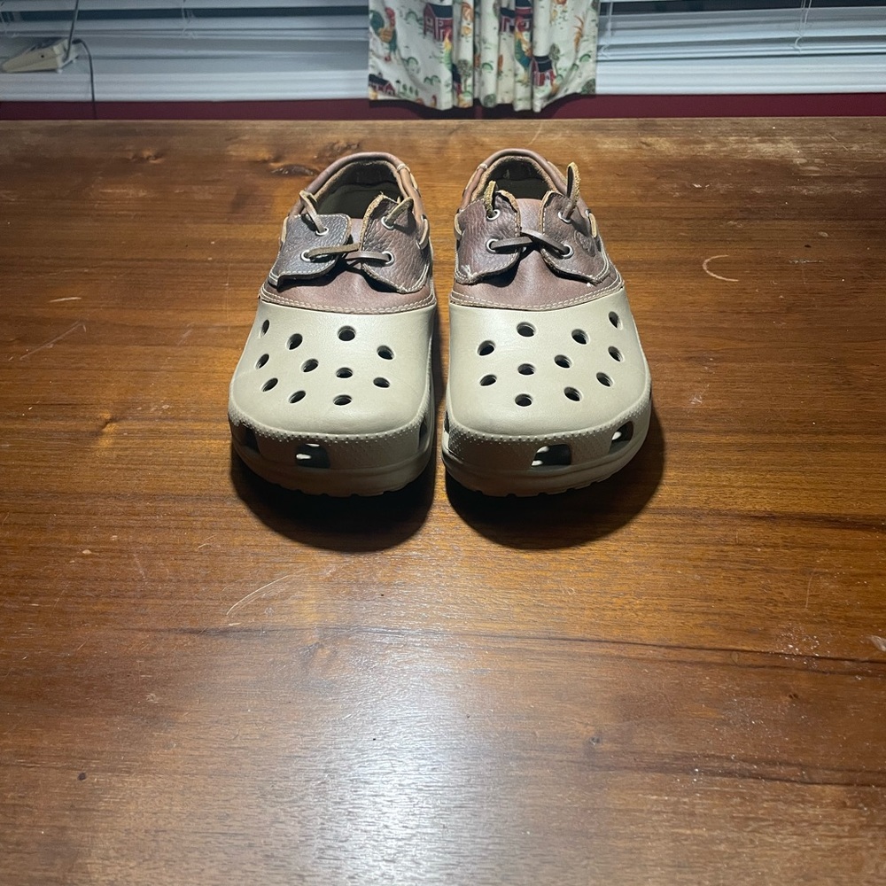Croc Dockside Islanders size 11